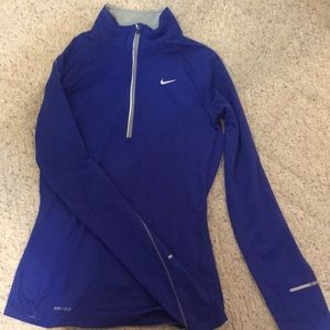✨SALE✨Royal blue nike pullover.